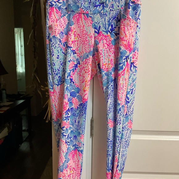 Lilly Pulitzer Pants - Lilly Pulitzer Luxletic 10 Colorful Floral Leggings
